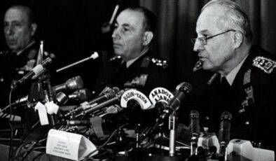 12 Eylül 1980 Darbesinin Gölgesinde Türkiye: Demokrasinin Sınanması ve Neticeleri