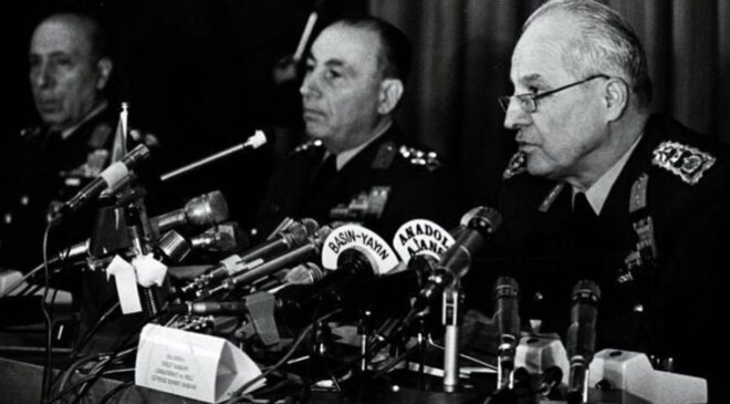 12 Eylül 1980 Darbesinin Gölgesinde Türkiye: Demokrasinin Sınanması ve Neticeleri