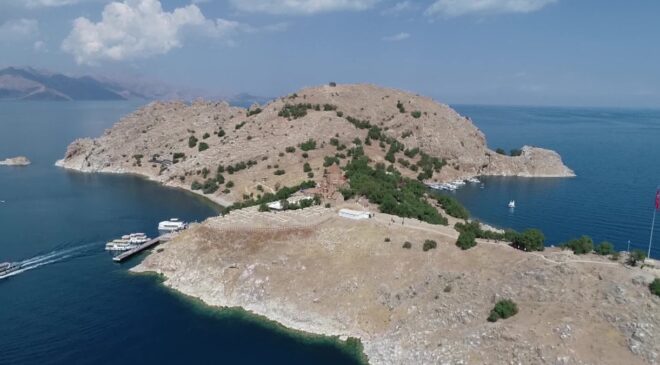 Akdamar Adası’nda 13. Ayin: Barış ve Tarihe Saygı