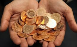 Altın Piyasasında Belirsizliklerin Gücü: Ons Fiyatı ve Gram Altın Rekorları