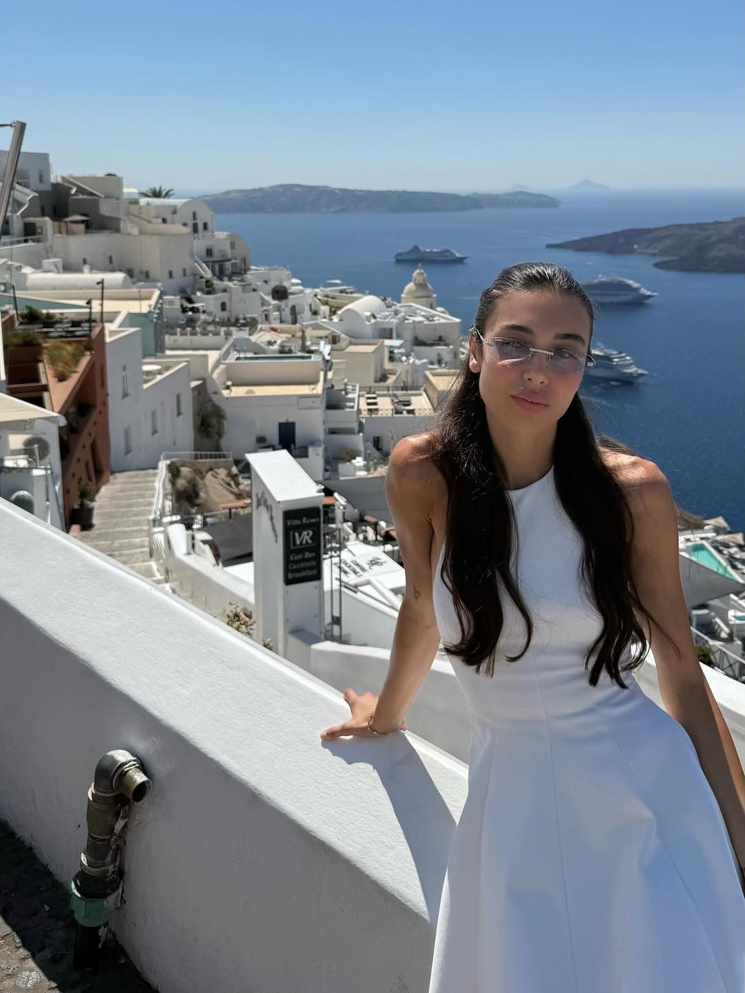 Berkay Şahin ve Özlem Ada Şahin: Santorini Tatili ve Üçüncü Çocuk Hakkında Beklentiler