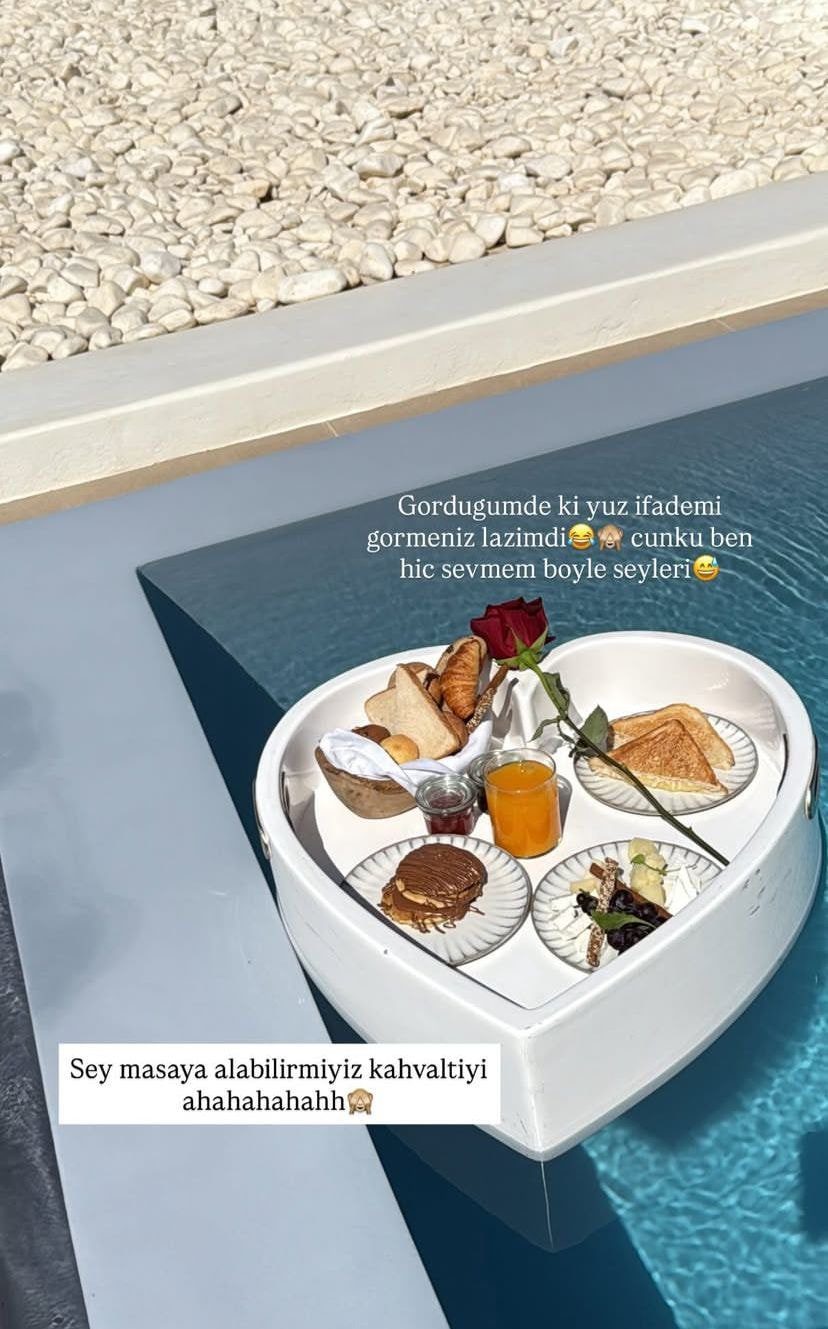 Berkay Şahin ve Özlem Ada Şahin: Santorini Tatili ve Üçüncü Çocuk Hakkında Beklentiler