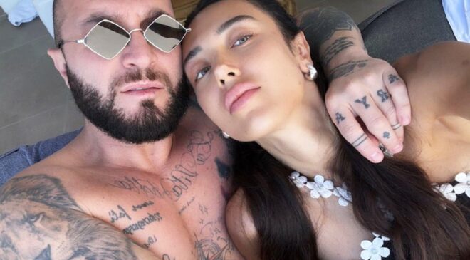 Berkay Şahin ve Özlem Ada Şahin: Santorini Tatili ve Üçüncü Çocuk Hakkında Beklentiler