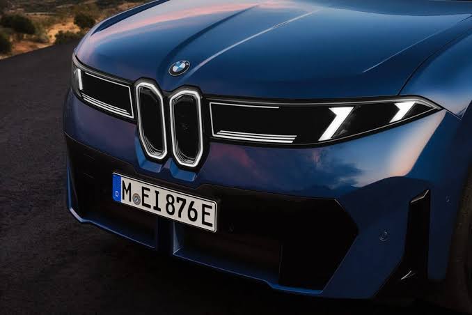 BMW iX3: Yeni Nesil Elektrikli Mobilitenin Başlangıcı ve Tasarım Dili