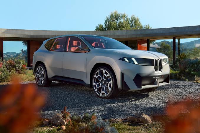 BMW iX3: Yeni Nesil Elektrikli Mobilitenin Başlangıcı ve Tasarım Dili