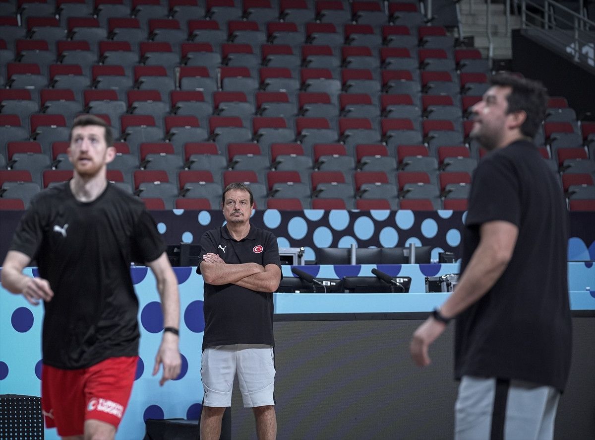 EuroBasket 2025 Yarı Final Hazırlıkları: Türkiye, Yunanistan Maçı Öncesi Antrenmanda Sakatlık Dikkatleri