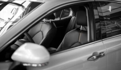 Gizli Kapı Kolları Yerine Geçiş: Çin Otomotiv Düzenlemeleri ve Güvenlik Etkileri