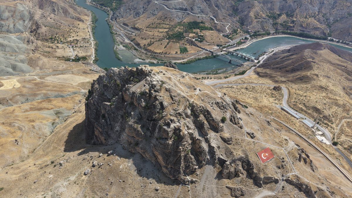 Palu Kalesi'nde 3 Bin Yıllık İzler: Kazılar Derinleşiyor
