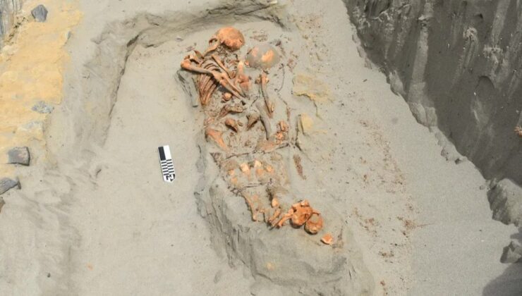 Puemape Tapınak Kompleksi’ndeki Mezarlar ve Ritüel Gömüler: Anlatının Yeniden Okunması